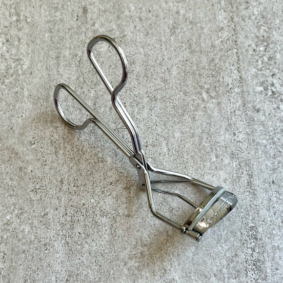 Tweezerman eyelash curler - Picture 1 of 3